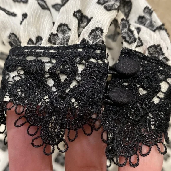 FOREVER NEW Size 8 Mini Dress With Lace Trim Excellent Cond! - Picture 9 of 10